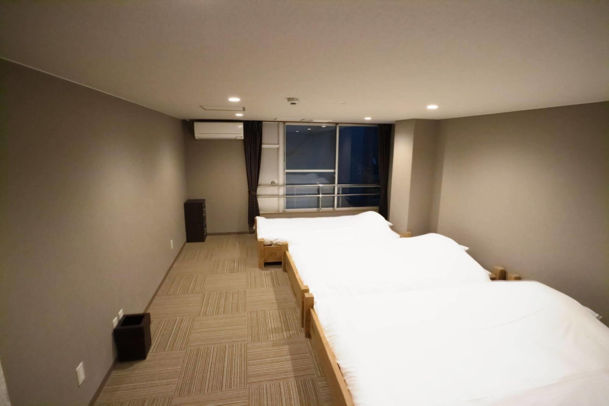 Blue Hour Hostel *